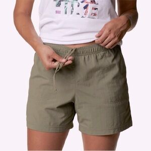Columbia Women's Sandy River™ Cargo Shorts‎ Black XS